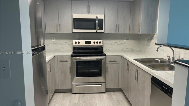 Foto del edificio - 3000 Coral Wy