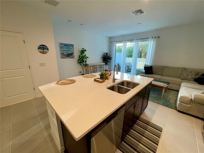 Foto del edificio - 6417 Fairmont Ln