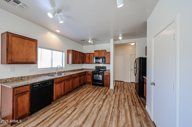 Building Photo - 5205 W St Kateri Dr