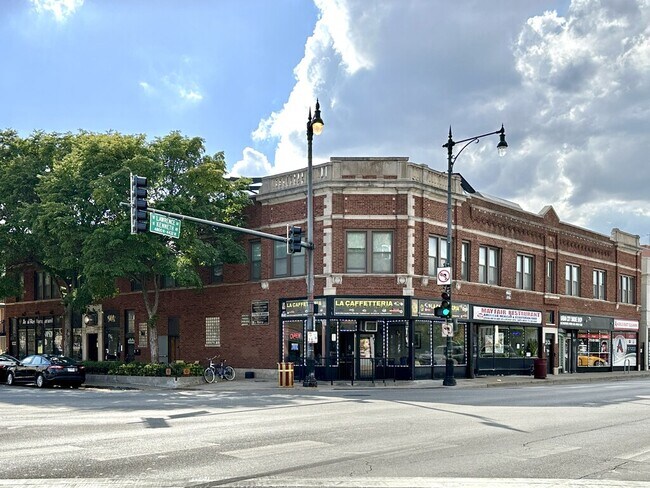 Building Photo - 4750 N Kenneth Ave
