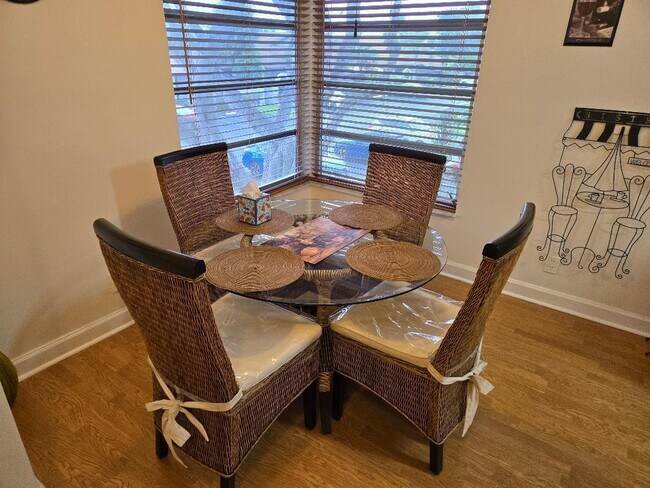 Building Photo - 13849 Royal Palm Ct