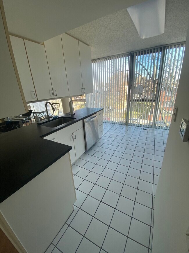 Foto del edificio - 3120 S Indiana Ave