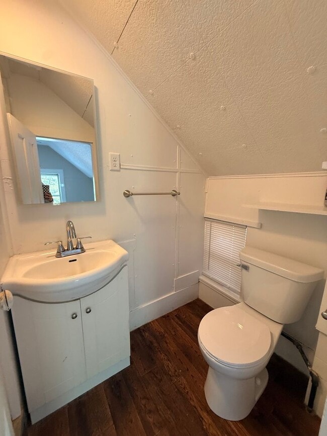Building Photo - Two Bedroom Upper Duplex