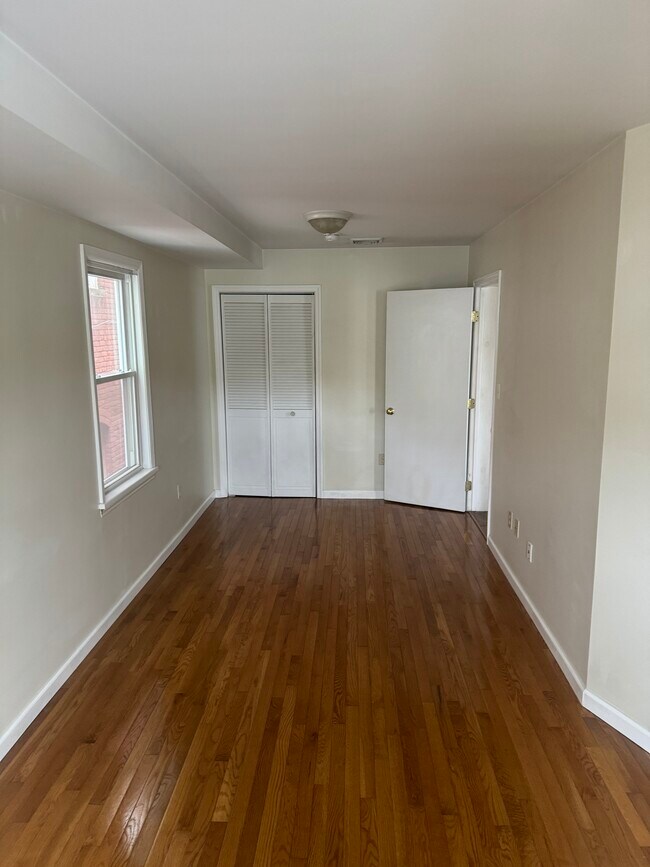 Building Photo - 131 Mill St