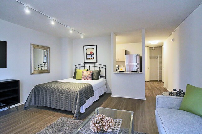 Photo - 1140 N Dearborn St (Chicago, IL) Apartment