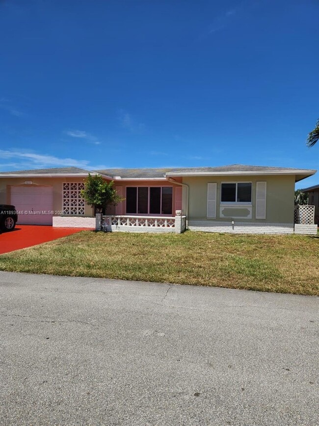 Building Photo - 6807 NW 58th Ct