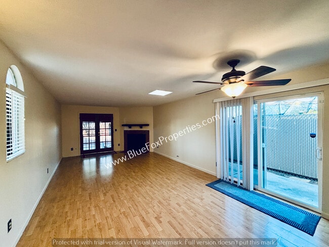 Foto del edificio - 945 E Desert Pkwy