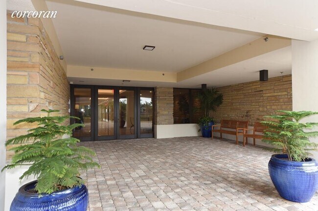 Building Photo - 3009 S Ocean Blvd