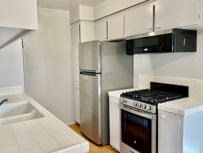 Foto del edificio - 2827 S Corning St