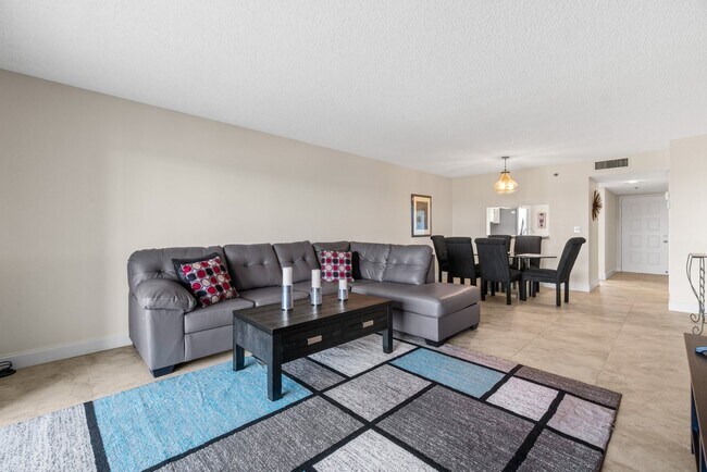 Foto del edificio - 7290 Kinghurst Dr