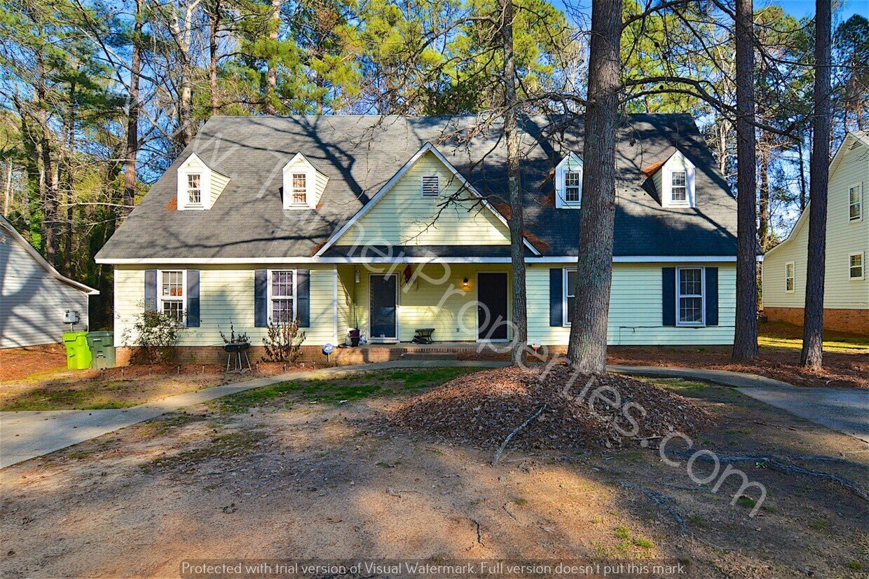 249 Friarsgate Blvd, Irmo, SC 29063 Room for Rent in Irmo, SC