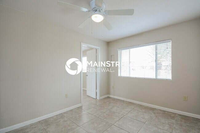 Building Photo - 2 Bedroom Pet-Friendly Home in Tucson, AZ with Main Street Renewal