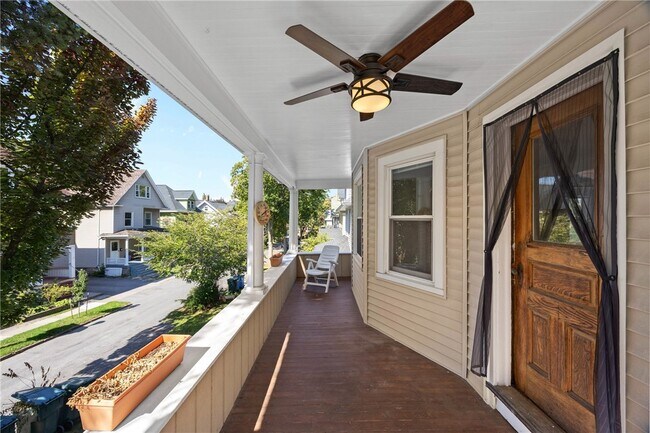 Foto del edificio - 15-17-17 Roosevelt St