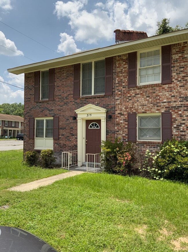 Building Photo - Oak Grove area in Lexington 2bedroom 1.5 b...