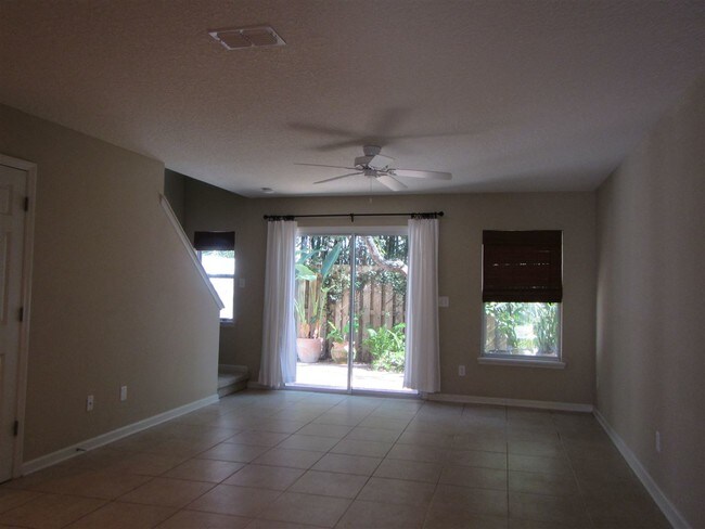 Building Photo - 308 Islander Cir