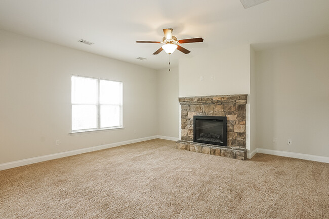 Building Photo - Gorgeous 4 Bedroom in Grovetown!