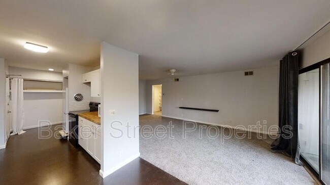 Building Photo - 2152 Pauline Blvd
