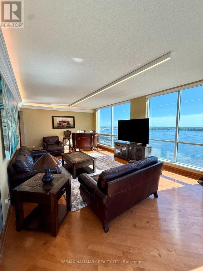 Building Photo - 10 Queens Quay W