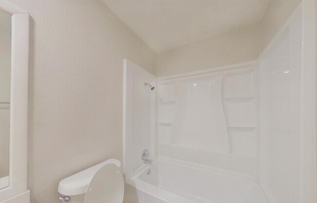 Building Photo - Bright, Spacious, and Ready to Call Home — 3 Bedrooms