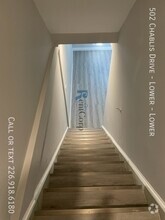 Building Photo - 502 Chablis Dr