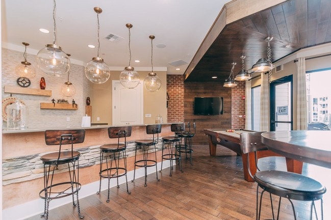 Rentable Space - 3343 Memorial