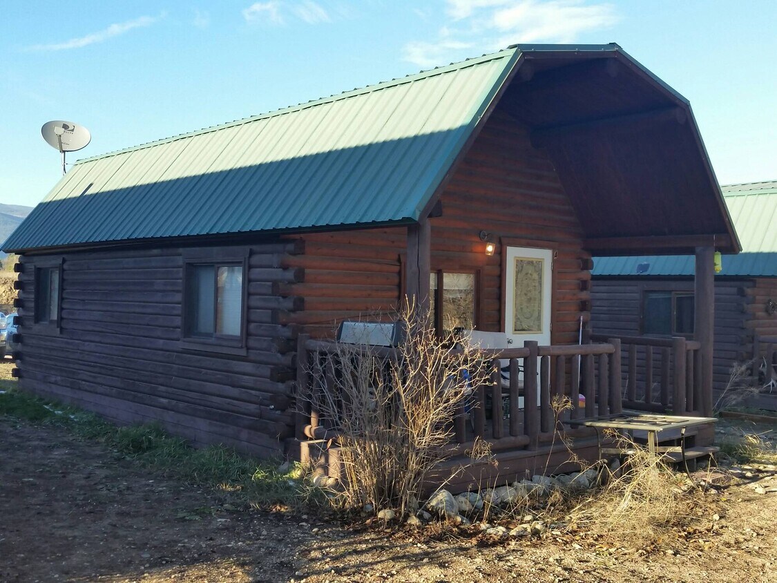 Primary Photo - Quaint Cabin on the Creek