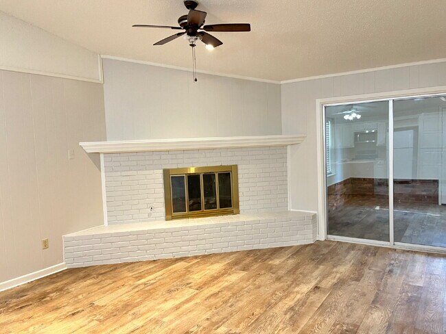 Foto del edificio - Outstanding Pre-Lease Primed For Fall 2025...