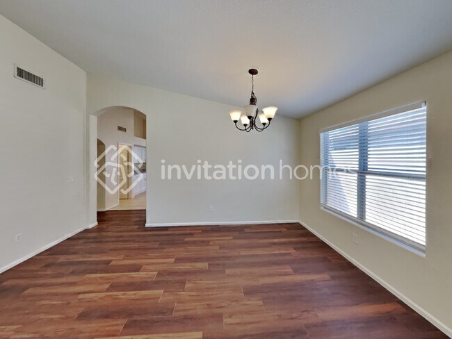 Building Photo - 11436 E Prairie Ave