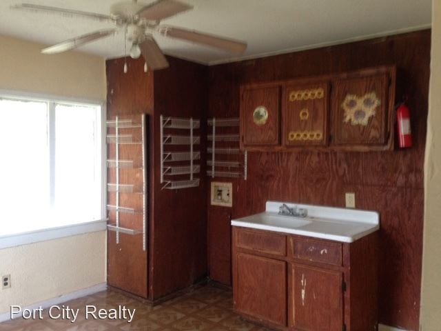 Building Photo - 3 br, 1 bath House - 6205 Rufus Dr