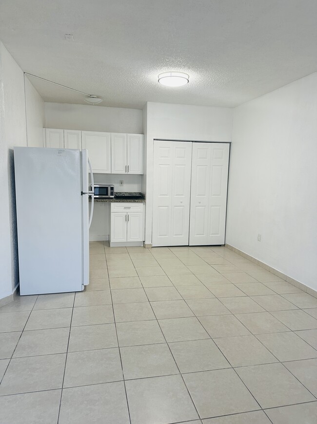 Building Photo - 14945 SW 38th St