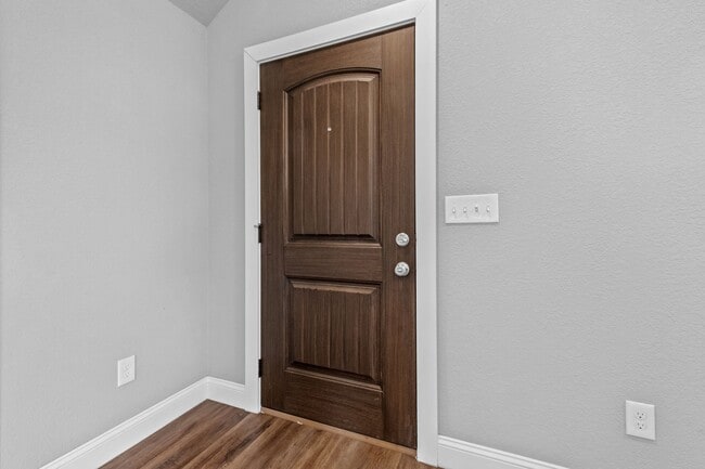 Building Photo - Quiet Cul-De-Sac Home in Bentonville!