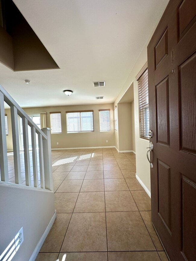 Building Photo - 6070 Devers Ct