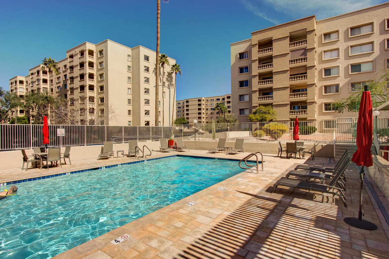 Primary Photo - 7920 E Camelback Rd