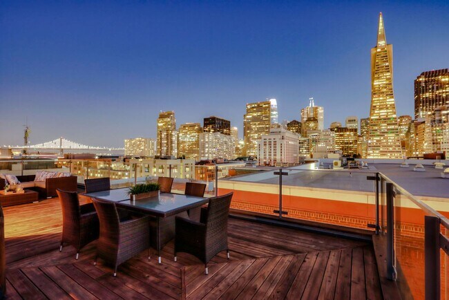 Foto del edificio - Telegraph Hill Luxury 3 Level, 3 Bed / 2 B...