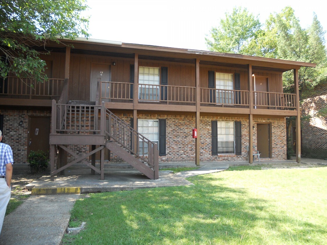 Building Photo - Rus-Tique apartment