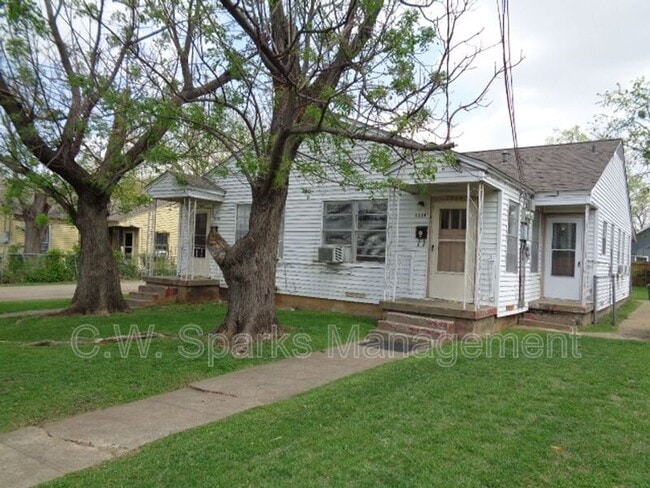 Photo - 1114 Dumane St House