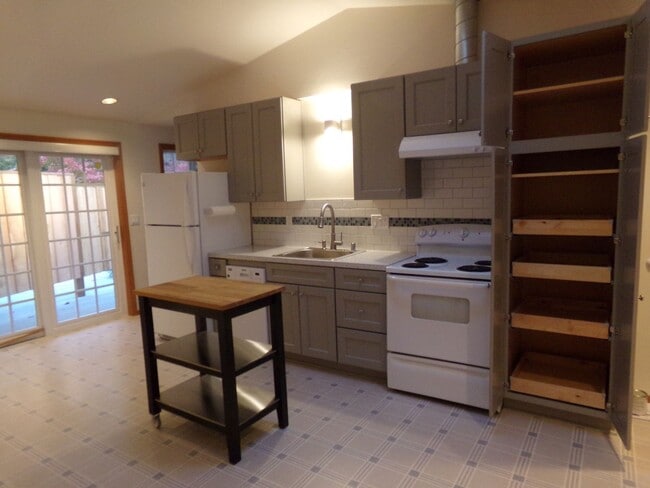 Foto del edificio - 1 BR, 1 BA ADU ~WATER/SEWER/GARBAGE/ELECTRIC INCLUDED!