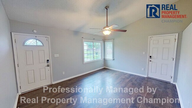 Building Photo - 3 BD/2 BA Home w/Attached Garage, Large Fenced Yard and Easy Access to Camp Lejeune