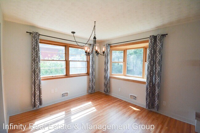 Building Photo - 3 br, 2 bath House - 2204 17th Ave NW