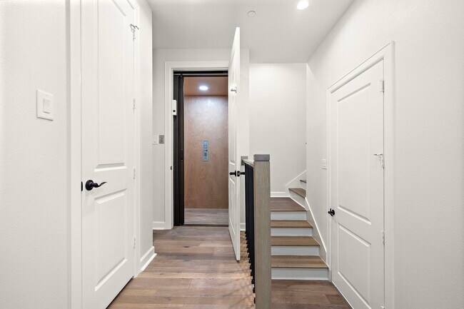 Foto del edificio - 907 W 16th St