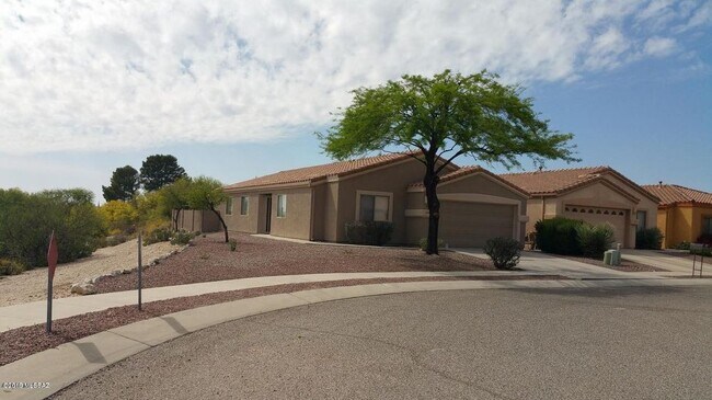 Foto del edificio - 1721 sqft 3 bed  den end of cul-De-sac home
