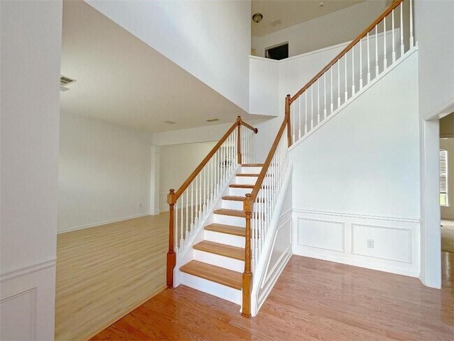 Building Photo - 8205 Norwich Pl