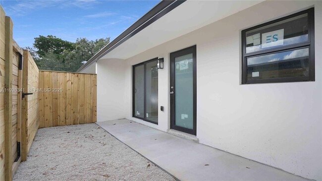 Building Photo - 1119 W Las Olas Blvd