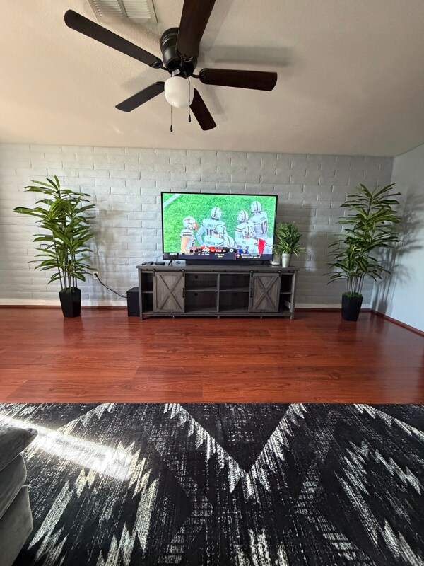 Foto del edificio - 1711 E Camino Carreta