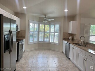 Building Photo - 300 Diamond Cir