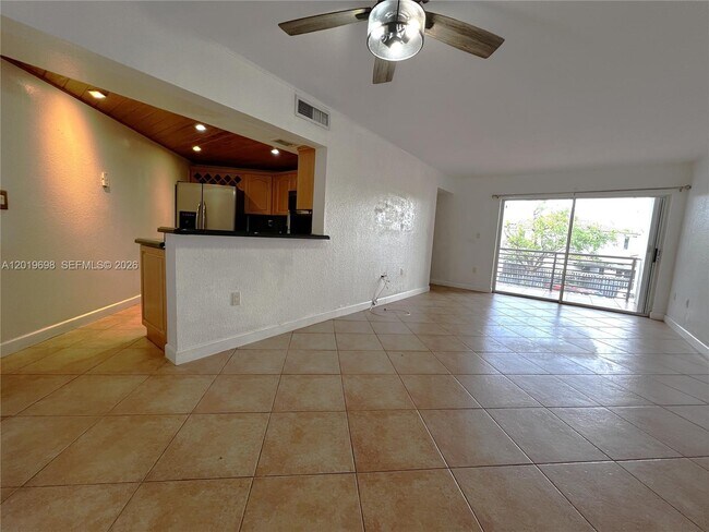 Foto del edificio - 9715 Fontainebleau Blvd