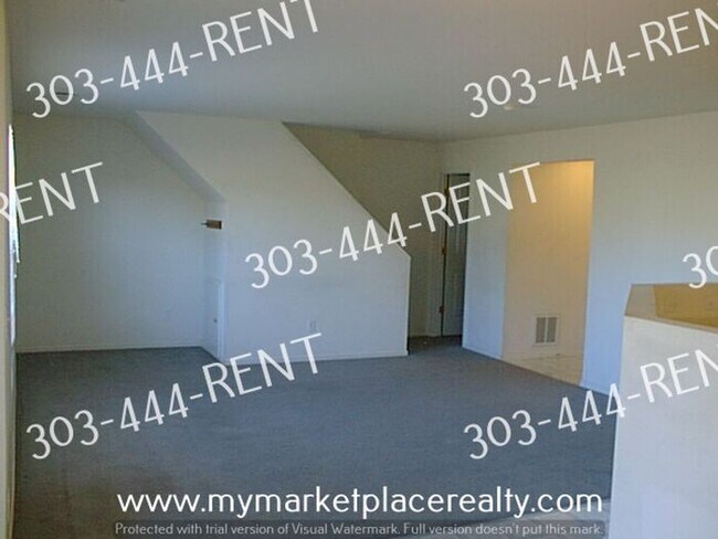 Foto del edificio - Spacious Two Story Home