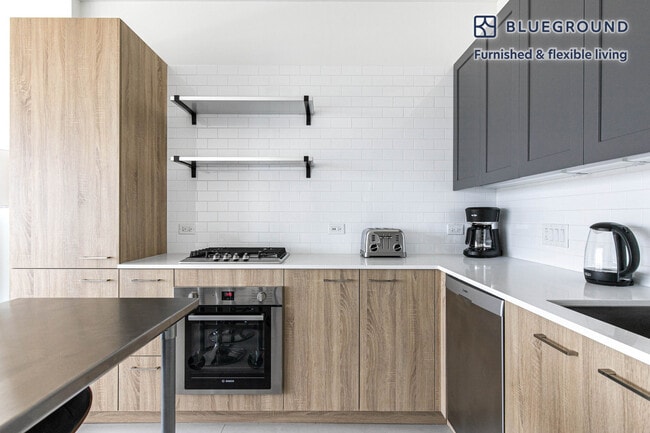 Foto del edificio - 1035 W Van Buren St