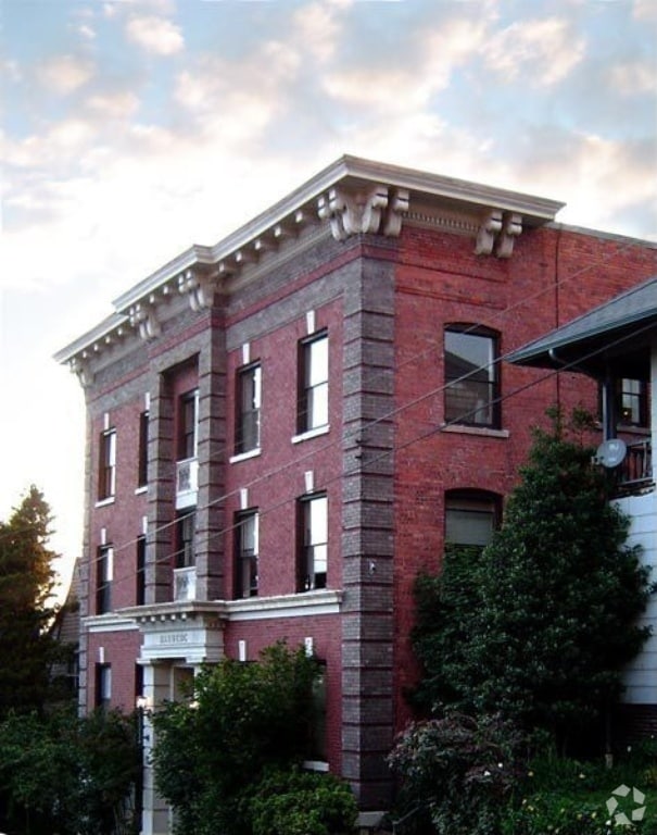 Building Photo - 416 E Roy St