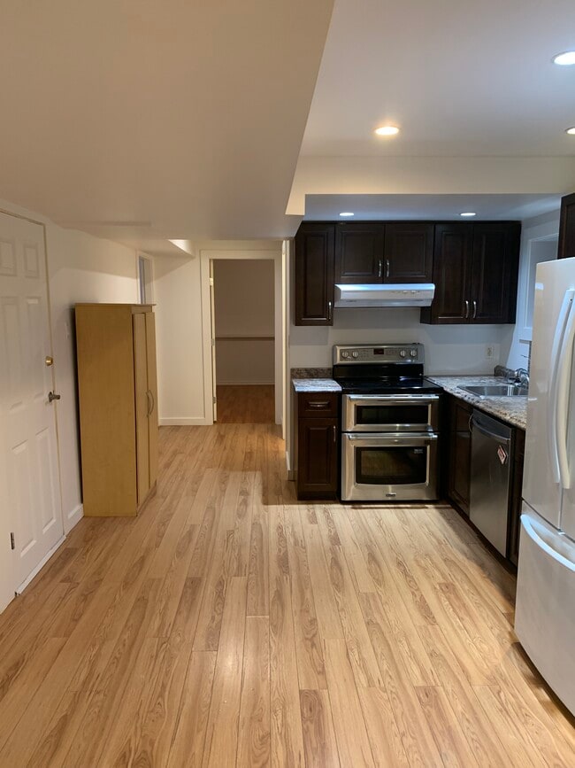 Kitchen - 2276 Bellamy Rd